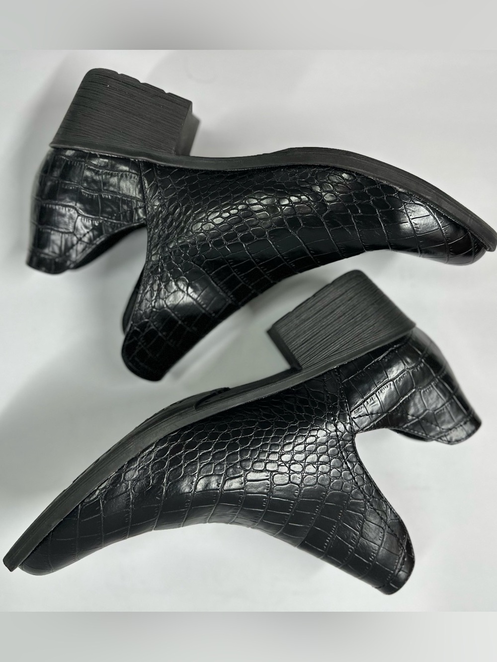 Volatile Black Croc Embossed Cutout Western Booties Size 9